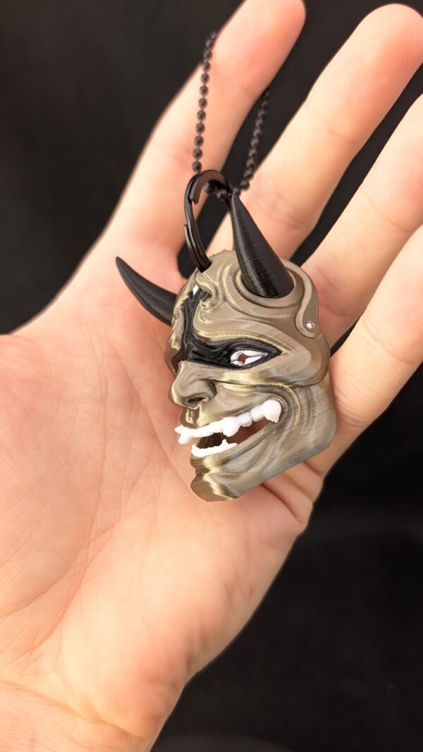 Laughing Oni Demon Mask Keychain - Image 3